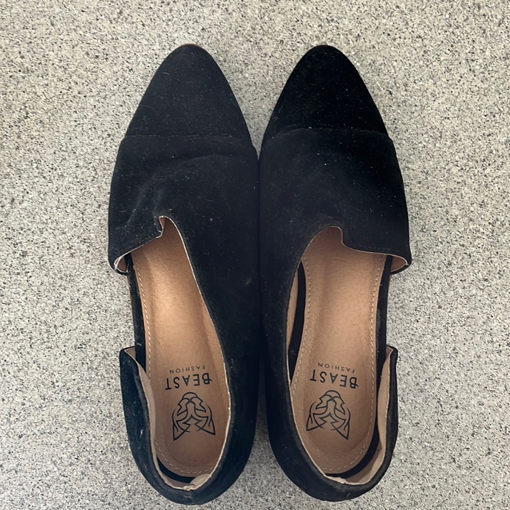 Beast cut out flats